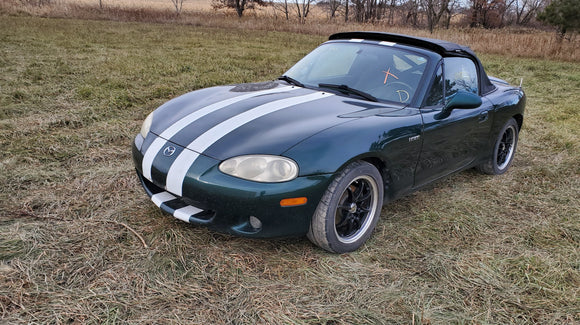 PARTS CAR: 2001 Miata 104k