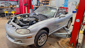 PARTS CAR: 2000 Mazda Miata 154k