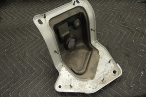 99-05 Gas Filler Retainer Bracket